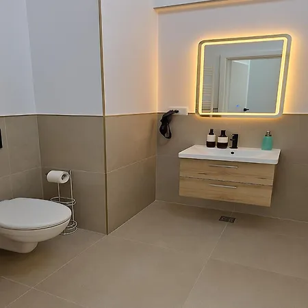 C52 - In Odyssey Pool & Mamaia Nord Apartament 3*