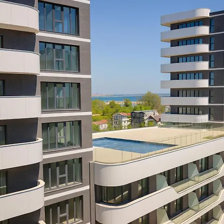 C52 - In Odyssey Pool & Mamaia Nord Apartament